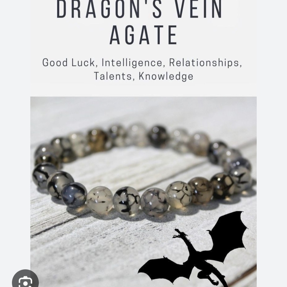 Handmade Natural Seashell and Black Dragon Vein Agate Braclet! - Picture 7 of 8